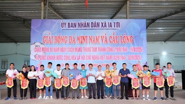 Khai mạc giải bóng đá Mini nam và cầu lông xã Ia Tơi năm 2025