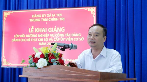 Khai giảng lớp bồi dưỡng nghiệp vụ công tác Đảng dành cho Bí thư chi bộ và cấp ủy viên cơ sở năm 2026
