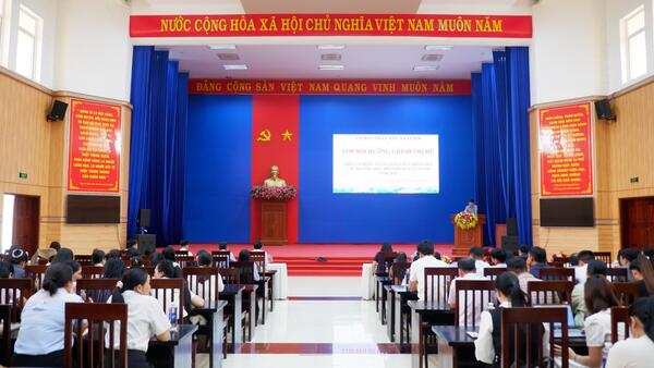 Xã Ia Tơi tổ chức bồi dưỡng, tập huấn lý luận chính trị hè năm 2026 cho đội ngũ giáo viên